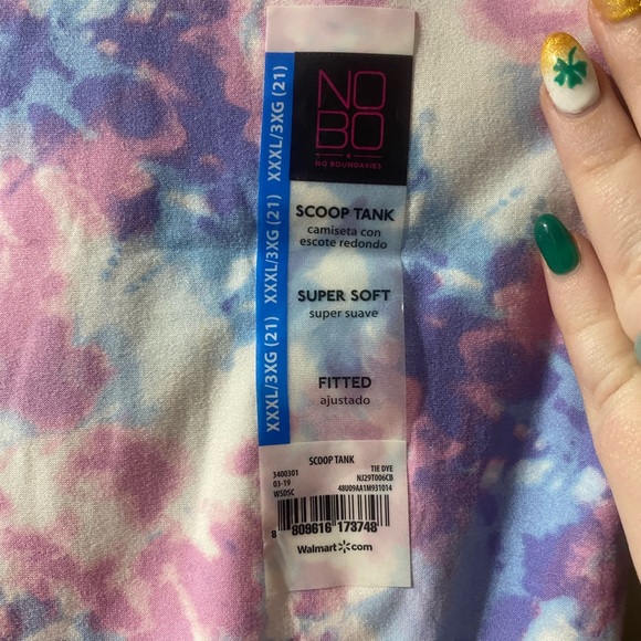 2 Tank Tops - Picture 4 of 9